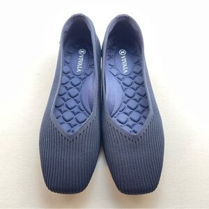 VIVAIA Women's black, Navy Knit Loafers size 38.5 (8-8.5 US)